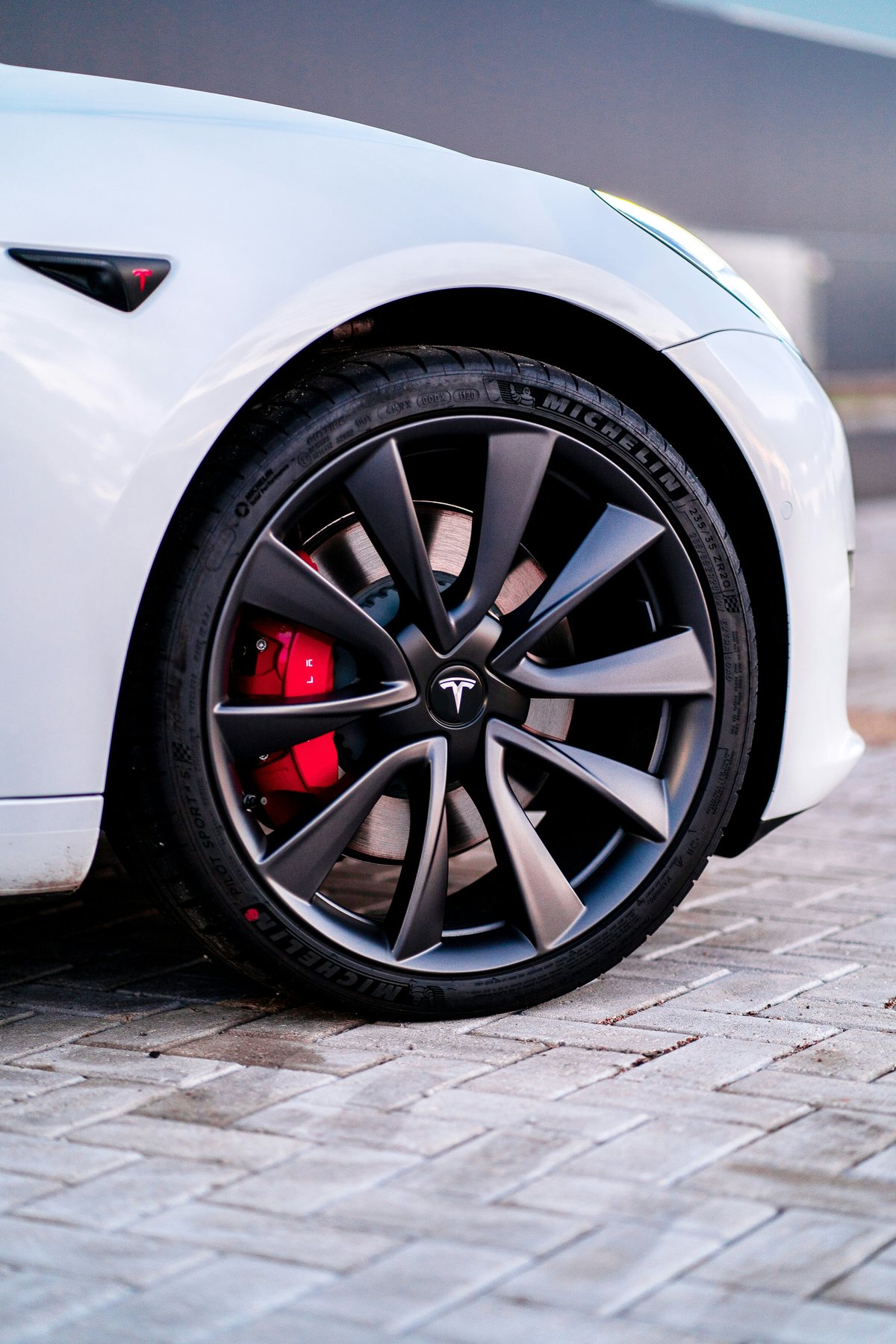 MA Auto arbejde på Tesla